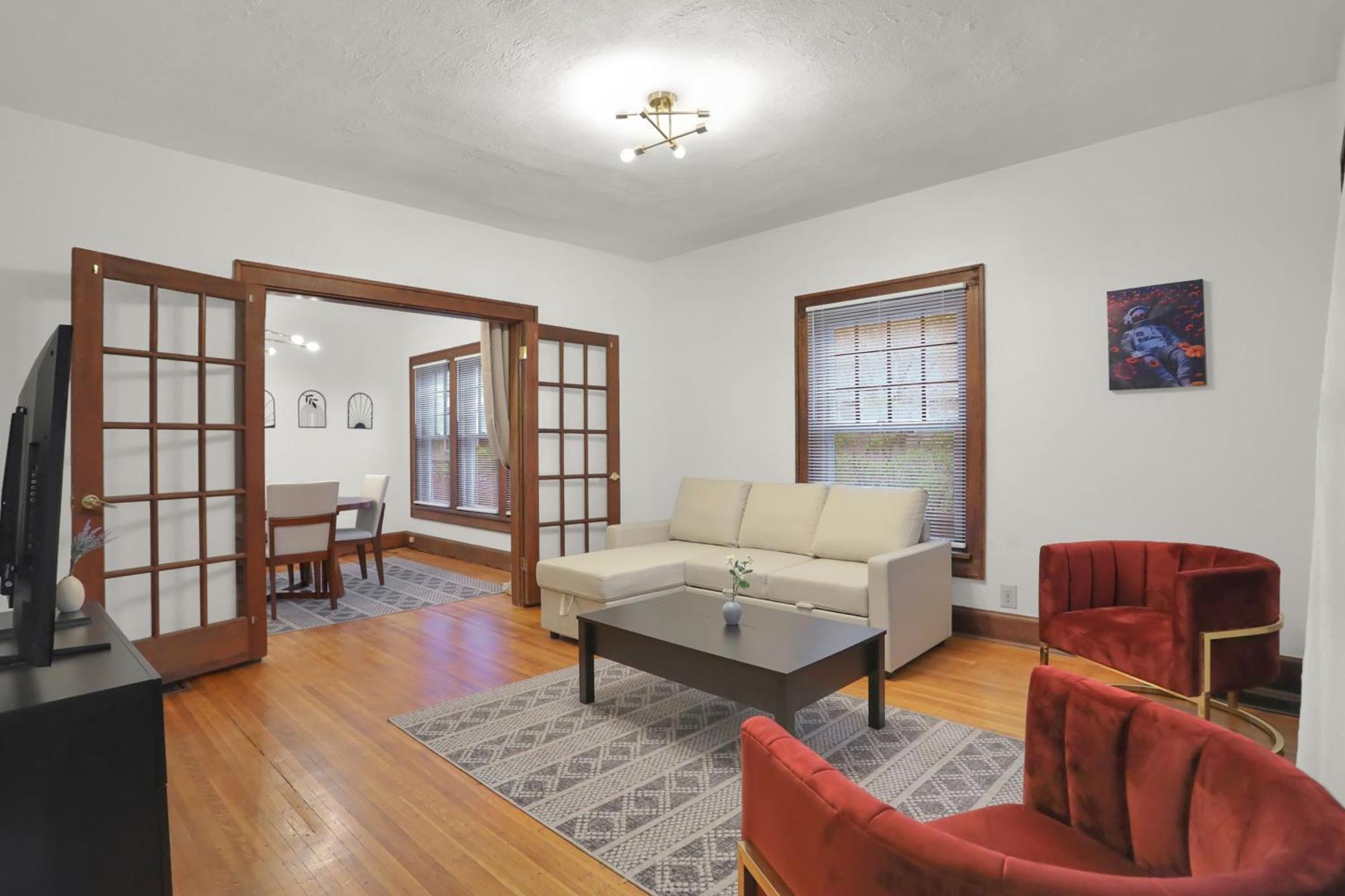 Comfy Apartment In Indianapolis Exterior photo